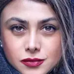 دکوراسیون مینیمال و عاشقانه خانه مجردی آزاده صمدی پس از طلاق از هومن سیدی رونمایی شد!