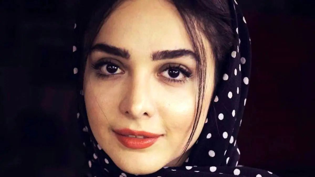 عکس| المیرا دهقانی در لحظه‌ای عاشقانه کنار همسرش در ساحل؛ کاربران شیفته فضای رمانتیک و همسر جذابش شدند!
