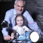 ویدیو| نگاهی به دکوراسیون شیک منزل بیژن بنفشه خواه و همسر زیبایش