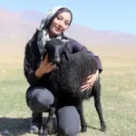 این دختر جذاب در روستا با زیبایی‌اش همه را حیرت زده کرد + عکس های مریم