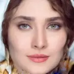 نگاهی متفاوت به خانه مجردی ساناز سعیدی؛ نقاشی‌های خودساخته و دکوراسیونی که همه را شگفت‌زده کرد!