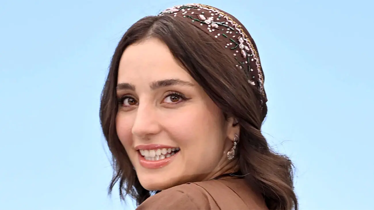 سها نیاستی با استایلی جسورانه در جشنواره برلین؛ راز جذابیت بازیگر نقش زن و بچه چیست؟ - تصویر شاخص