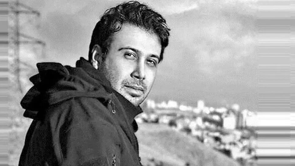 دانلود آهنگ  محسن چاوشی توسط هوش مصنوعی ؛ «گناه من» - تصویر شاخص