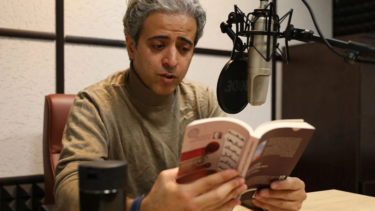 گویندگی ایوب آقاخانی