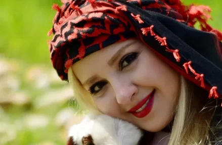 کیمیا رفیق کیست؟/ بیوگرافی خانم کزازی سریال کلینیک رویا + عکس های شخصی - تصویر شاخص