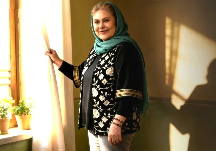 زمان پخش برنامه دلربا با اجرای مهرانه مهین ترابی + تعداد قسمت و مهمانان - تصویر شاخص