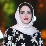 عکس| بهنوش طباطبایی در حال پخش نذری امام حسین