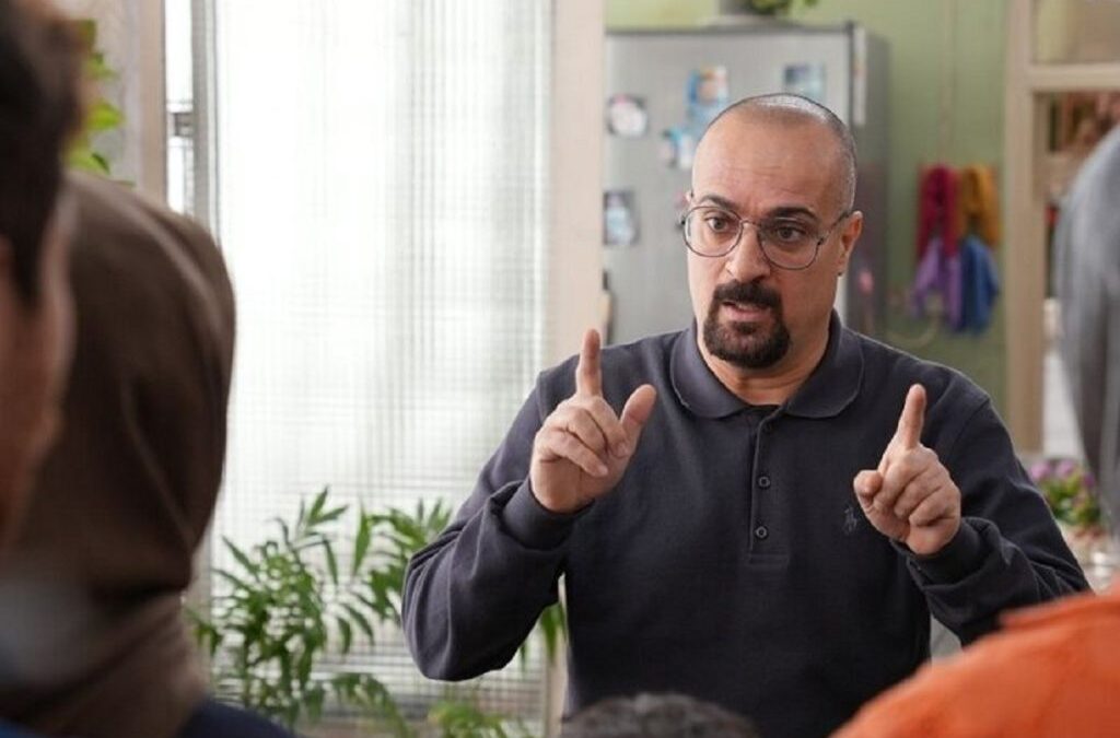 عقب‌گرد احمد مهران‌فر؛ نقد فیلم «طهران ۵۷» و سریال «صفا با خانواده»