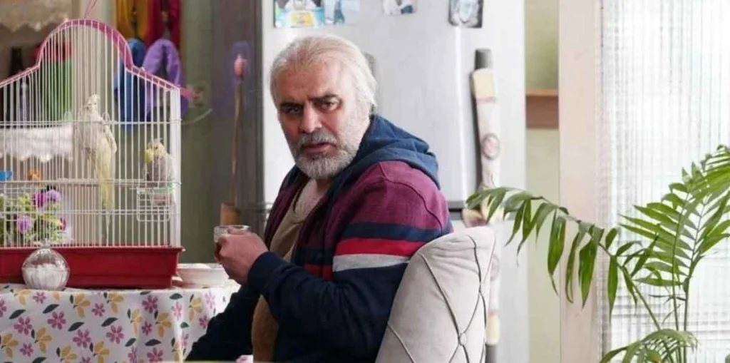 بیوگرافی و حواشی زندگی شخصی بهرنگ علوی + عکس پدر و مادر جذابش