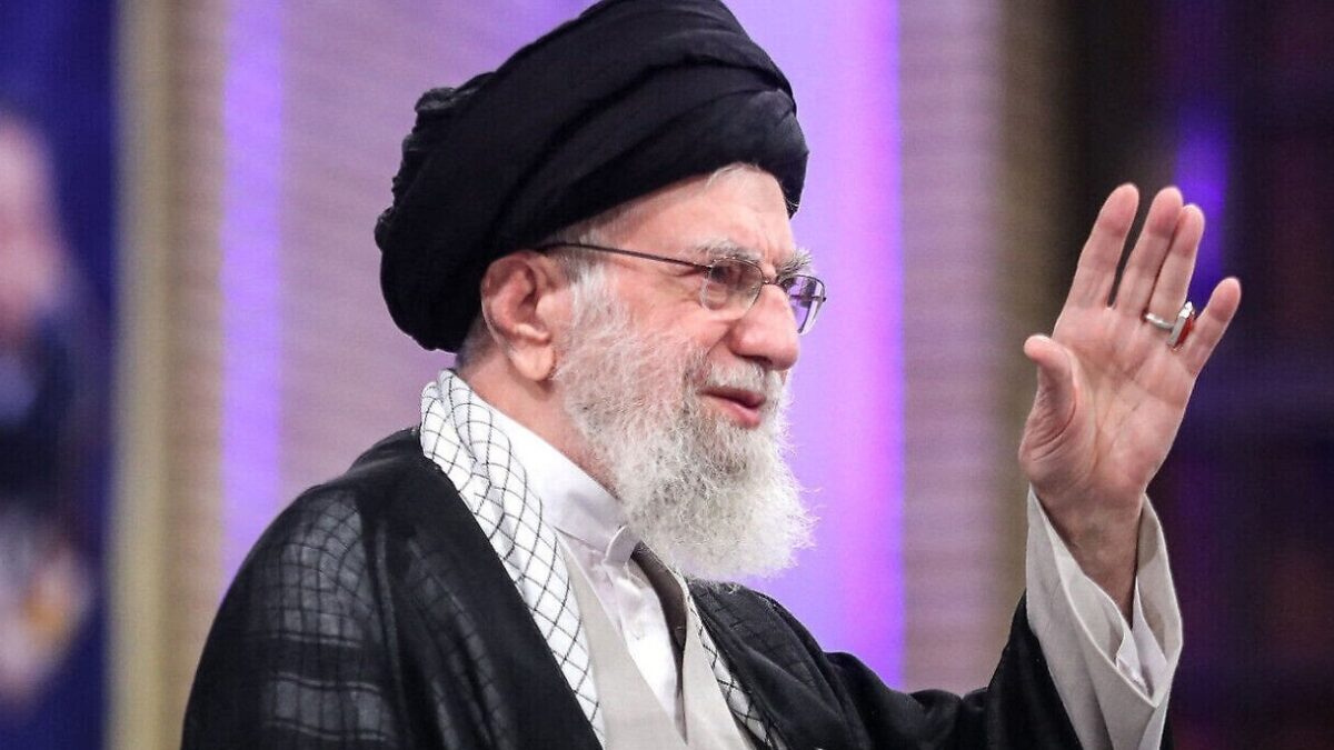بیوگرافی آیت الله سید علی خامنه ای و همسرش+ عکس فرزندان ایشان به ترتیب سن