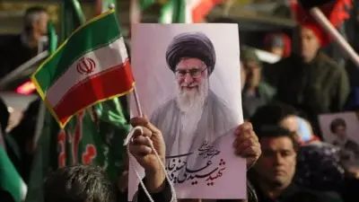 نخستین تصویر از تابوت رهبر شهید پیش از آغاز مراسم باشکوه تشییع منتشر شد! - تصویر شاخص