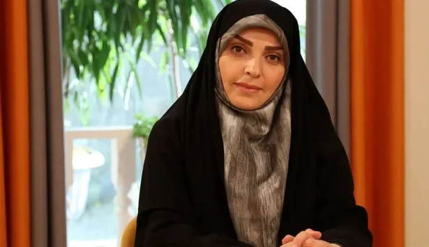 بیوگرافی رازهای پنهان راحله امینیان و همسرش؛ مجری باحجاب تلویزیون که دکترای روانشناسی دارد! - تصویر شاخص
