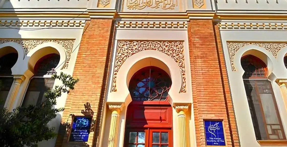 عکسی نادر از خانه حکیم باشی فرانسوی ناصرالدین شاه در سال 1269 که تاریخ را زنده می‌کند! - تصویر شاخص
