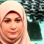 عکس| سوسن حسنی دخت همه را سورپرایز کرد؛ گوینده خبر چقدر تغییر کرده