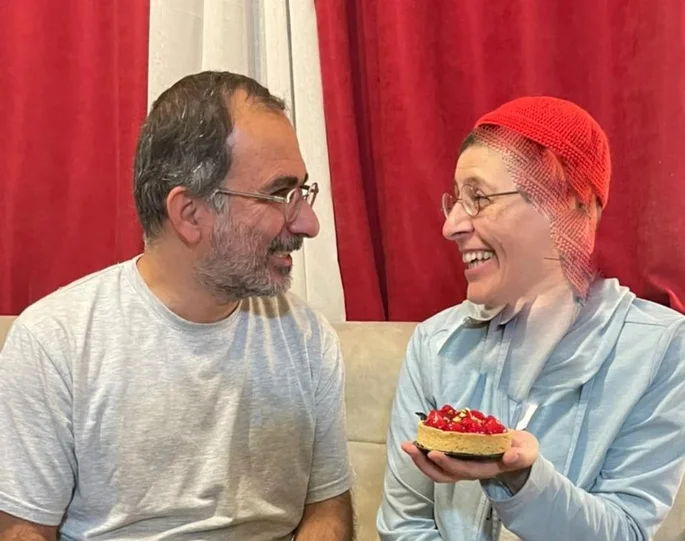 بیوگرافی سوسن پرور و همسرش / نگاهی به دکوراسیون شیک و لاکچری منزل زوج بامزه - تصویر شاخص