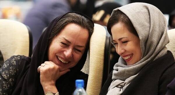 آزیتا حاجیان از عشش به نوه‌دار شدن کفت/ دختران محمدرضا شریفی نیا ازدواج کردند؟ - تصویر شاخص