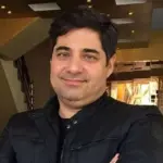 عکس| شهرام جزایری و همسرش در تجمعات شبانه